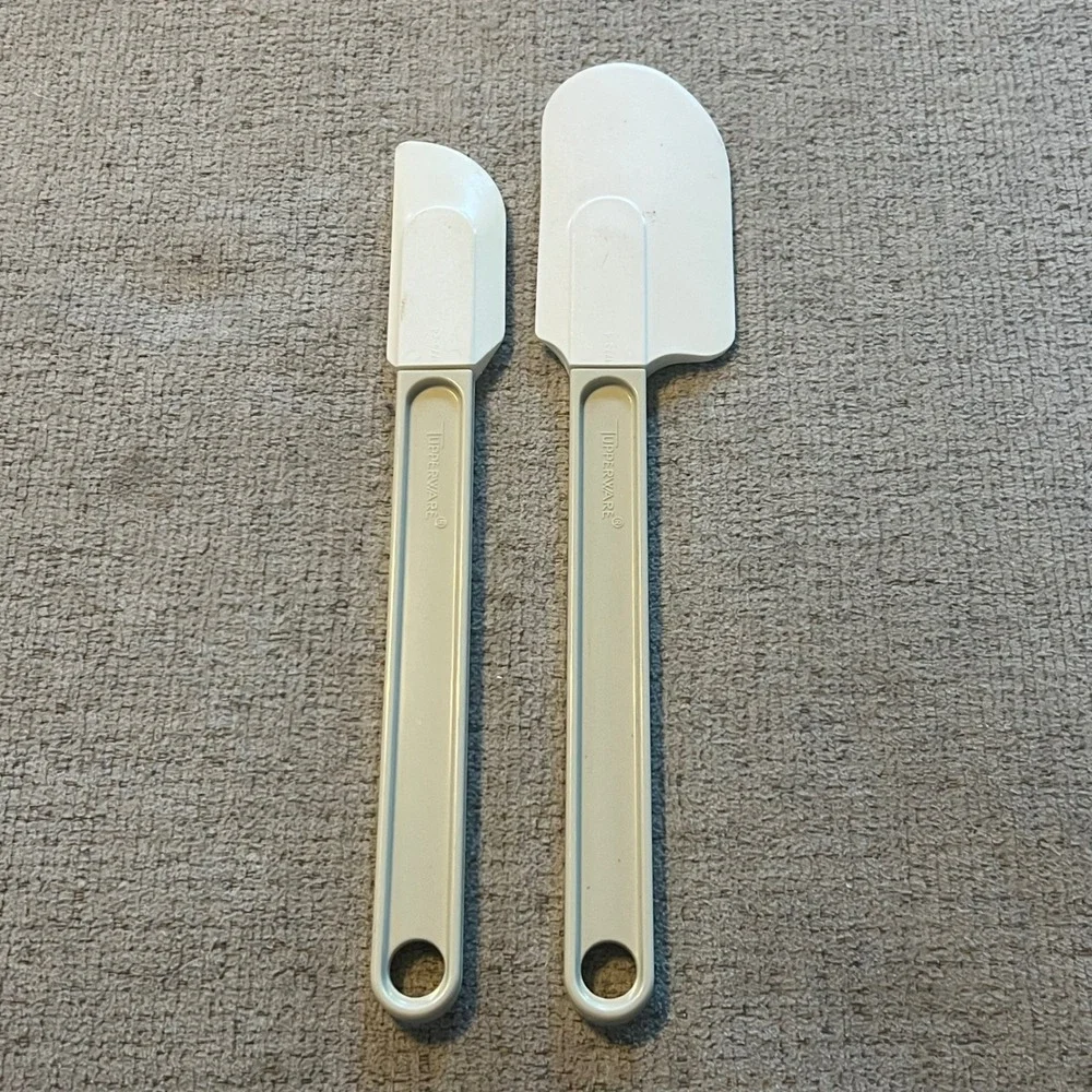 Tupperware Vintage Spatula Set Large 1244 and Small 1245 White Cream Made in USA